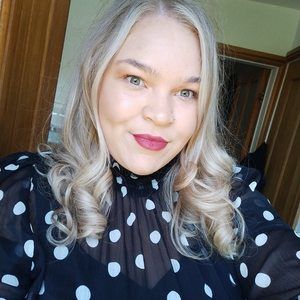 Meet your Posher, Ayesha